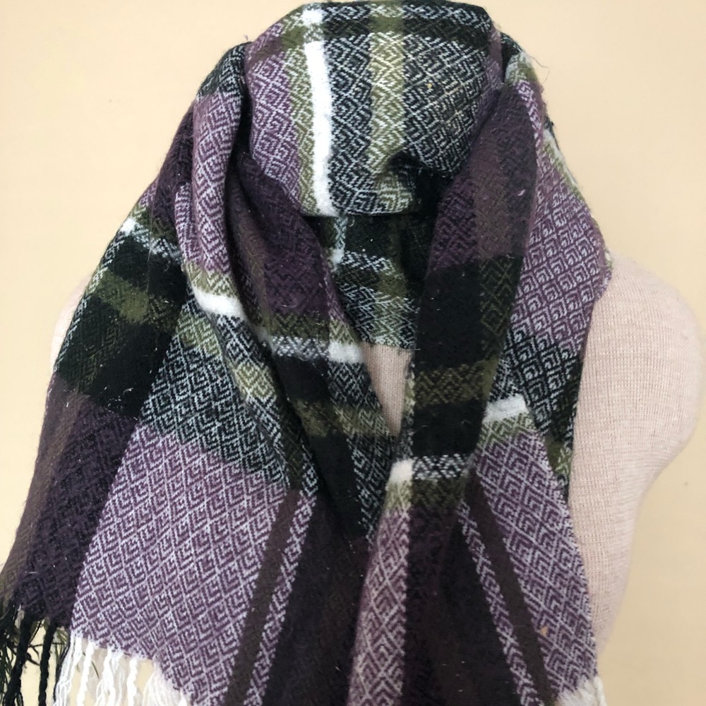 Scarf - Picture 2 of 3